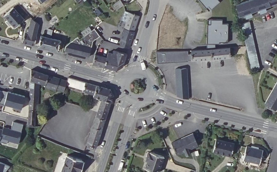 Vue aérienne du Rond-point anonyme n°130306927