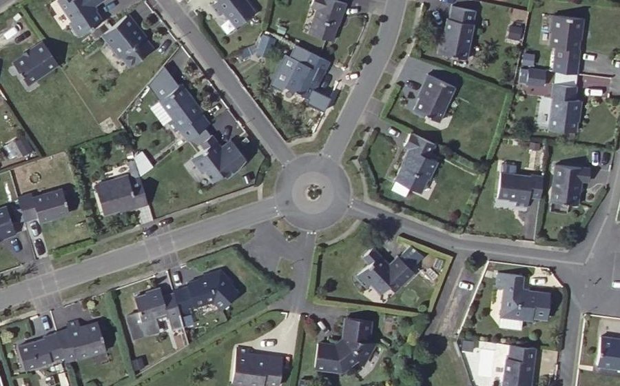 Vue aérienne du Rond-point anonyme n°130306930