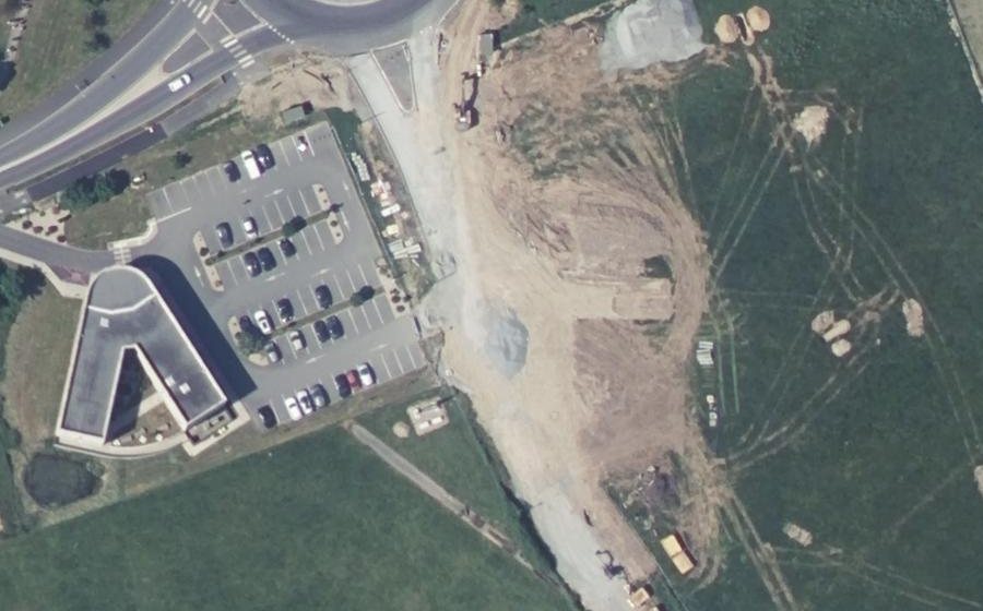 Vue aérienne du Rond-point anonyme n°1303271336