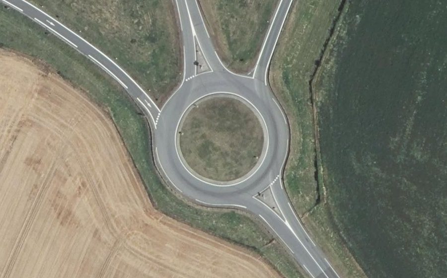 Vue aérienne du Rond-point anonyme n°1304076608