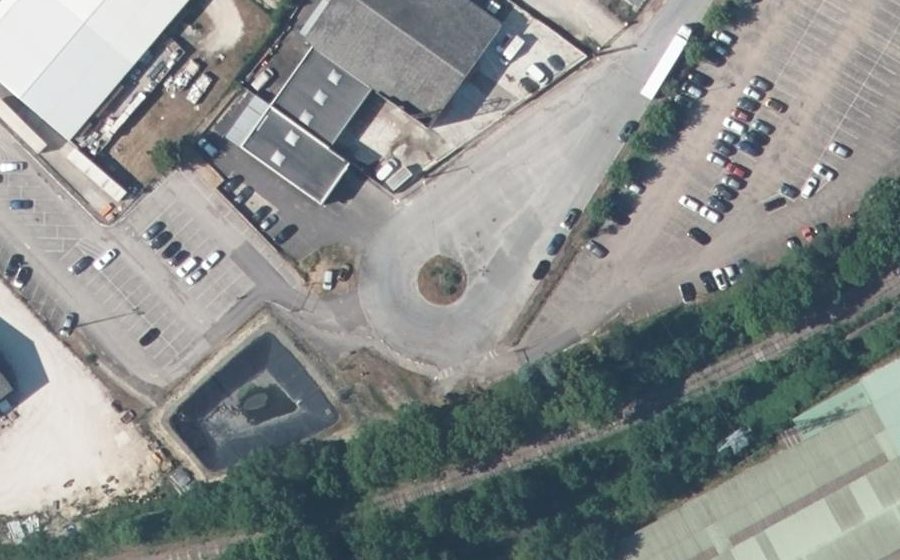Vue aérienne du Rond-point anonyme n°1304086452