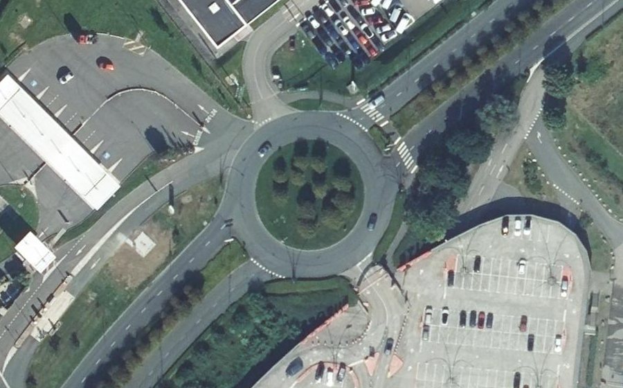 Vue aérienne du Rond-point anonyme n°13044941