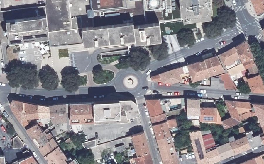 Vue aérienne du Rond-point anonyme n°1305417890