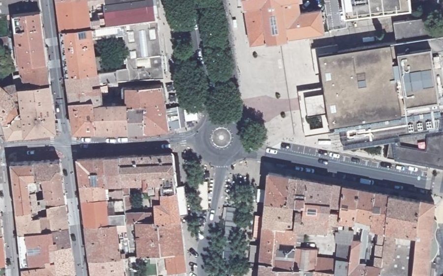 Vue aérienne du Rond-point anonyme n°1305417895