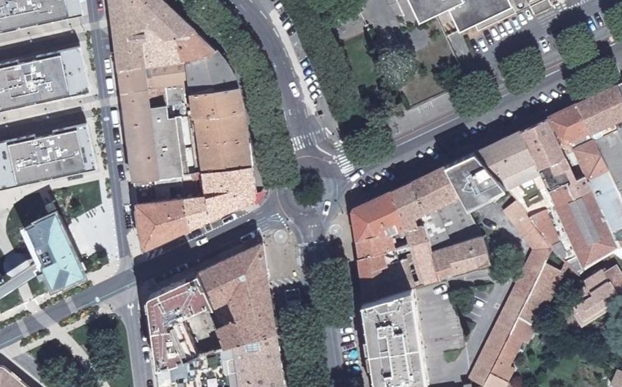 Vue aérienne du Rond-point anonyme n°1305417904