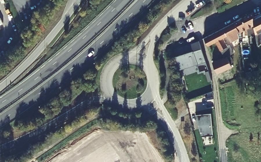 Vue aérienne du Rond-point anonyme n°13057100