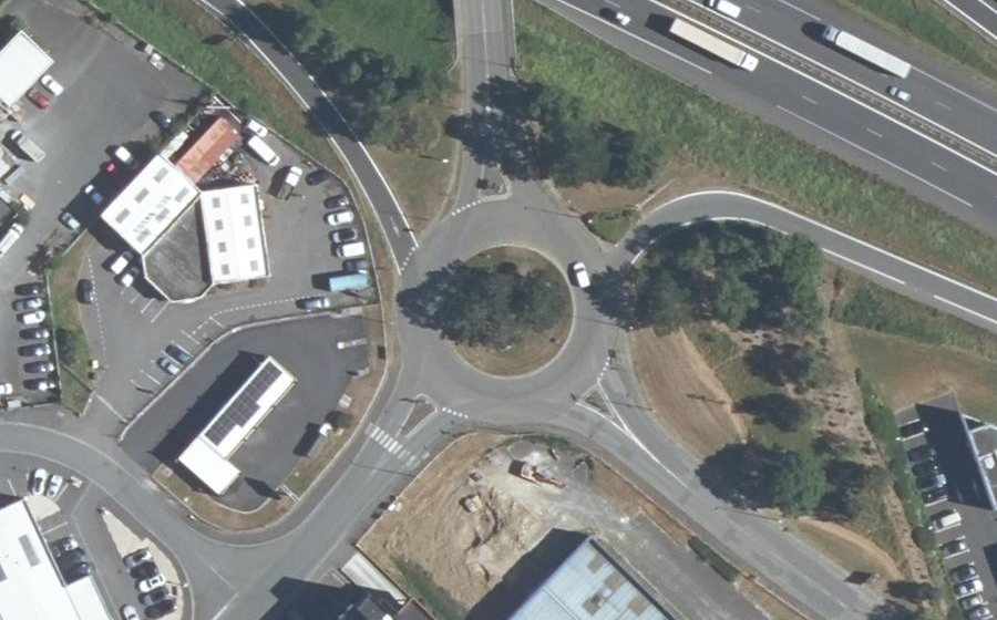 Vue aérienne du Rond-point anonyme n°1305933879