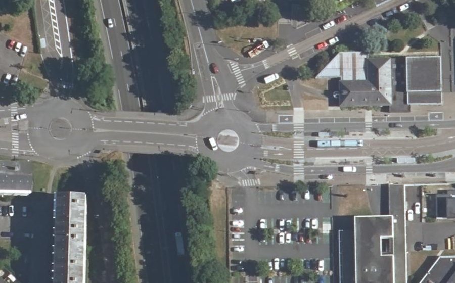 Vue aérienne du Rond-point anonyme n°1305937582