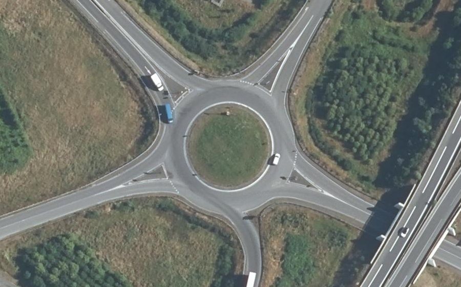 Vue aérienne du Rond-point anonyme n°1305937590