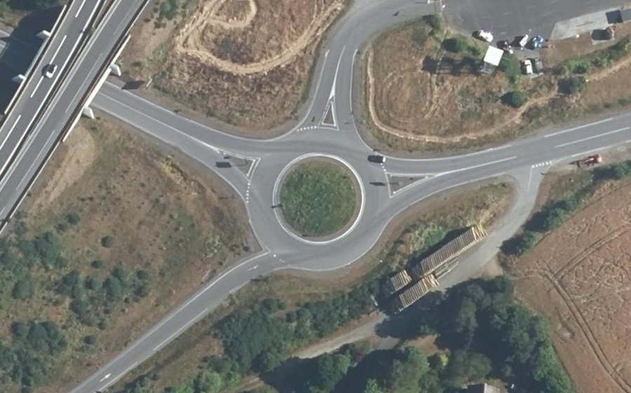 Vue aérienne du Rond-point anonyme n°1305937602