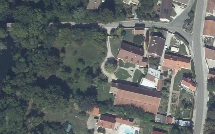 Vue aérienne du Rond-point anonyme n°130623762