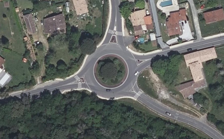 Vue aérienne du Rond-point anonyme n°1306251736