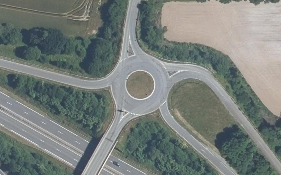 Vue aérienne du Rond-point anonyme n°1306350127