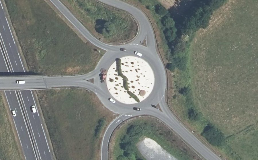 Vue aérienne du Rond-point anonyme n°1306350151