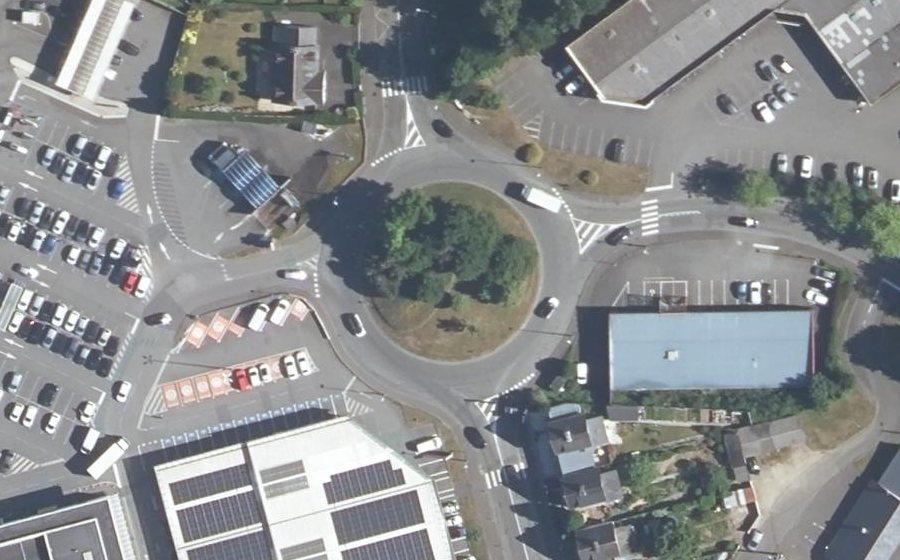 Vue aérienne du Rond-point anonyme n°1306362398