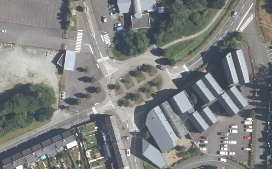 Vue aérienne du Rond-point anonyme n°1306362408