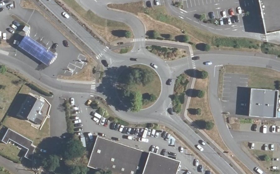 Vue aérienne du Rond-point anonyme n°1306366002