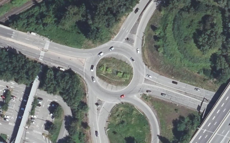 Vue aérienne du Rond-point anonyme n°1306438052