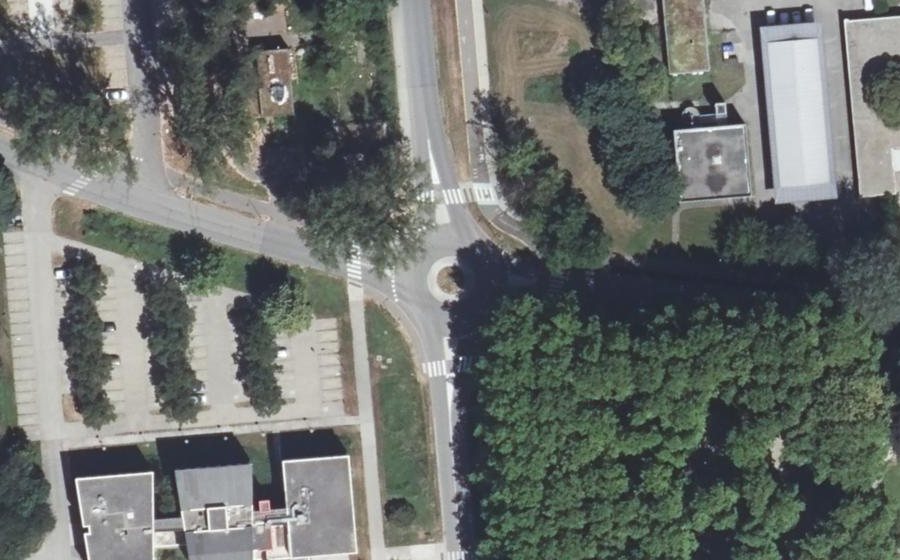 Vue aérienne du Rond-point anonyme n°1306441193