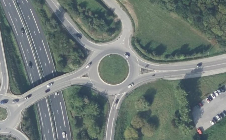 Vue aérienne du Rond-point anonyme n°1306505420