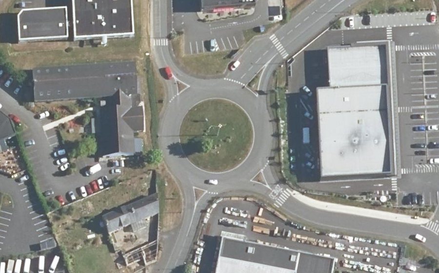 Vue aérienne du Rond-point anonyme n°1306583826