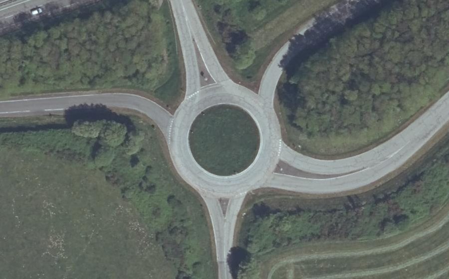 Vue aérienne du Rond-point anonyme n°1306732731
