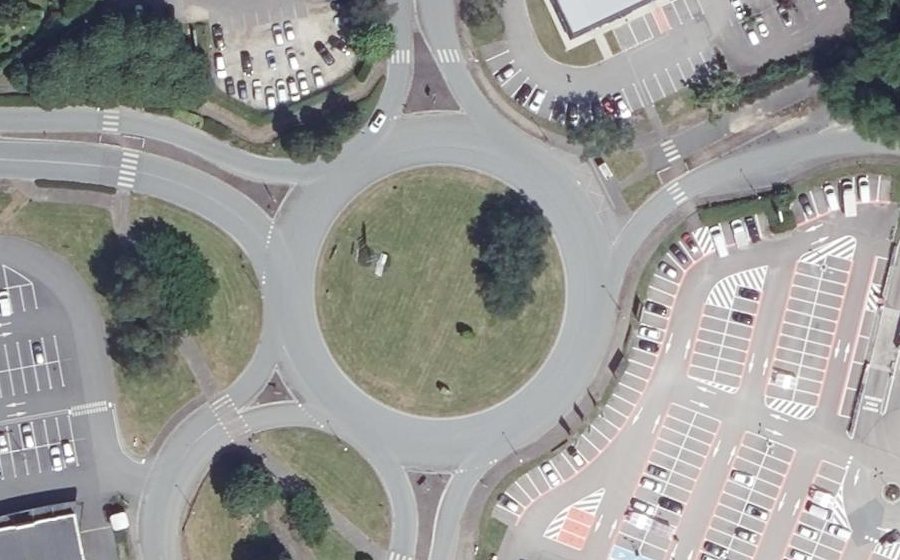 Vue aérienne du Rond-point anonyme n°1306848133