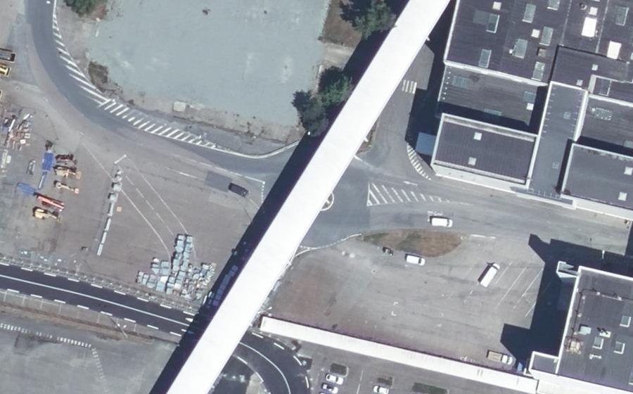 Vue aérienne du Rond-point anonyme n°1307040686