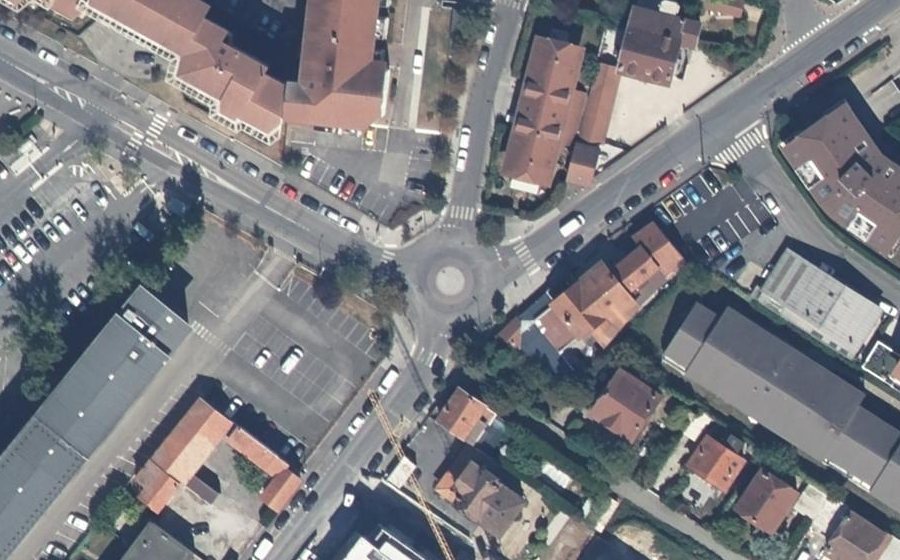 Vue aérienne du Rond-point anonyme n°130710000