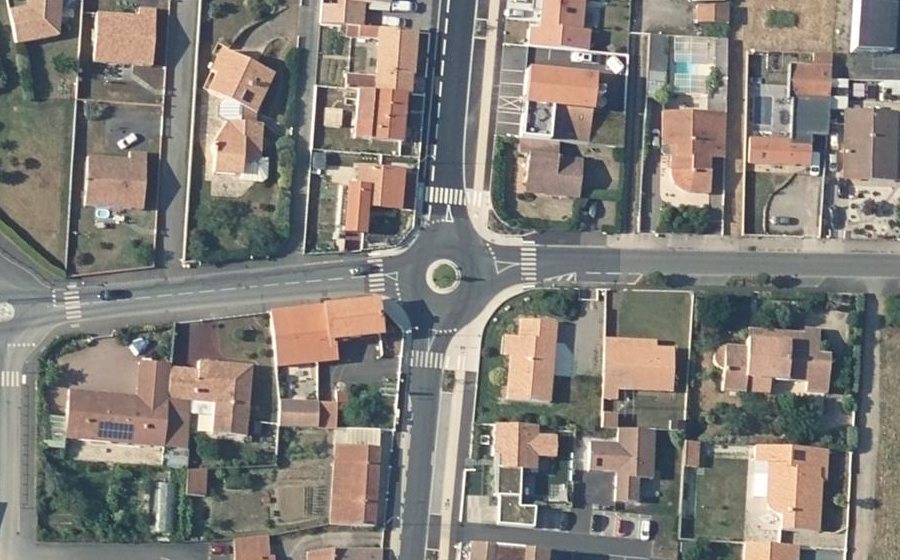 Vue aérienne du Rond-point anonyme n°1307737189