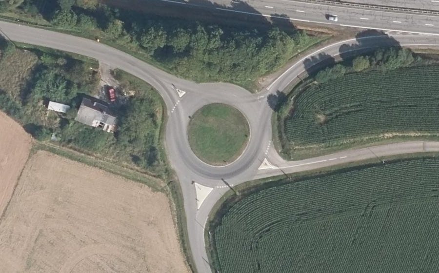 Vue aérienne du Rond-point anonyme n°1307757770
