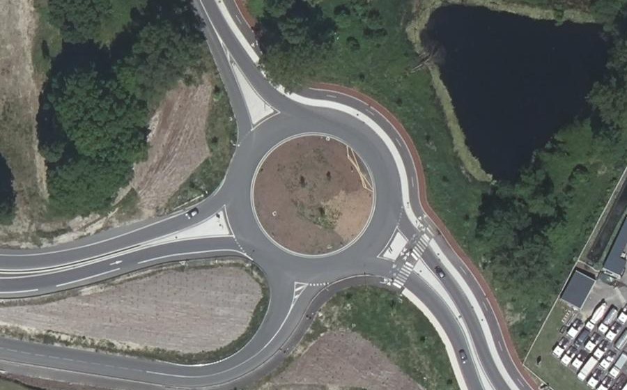 Vue aérienne du Rond-point anonyme n°1308282814