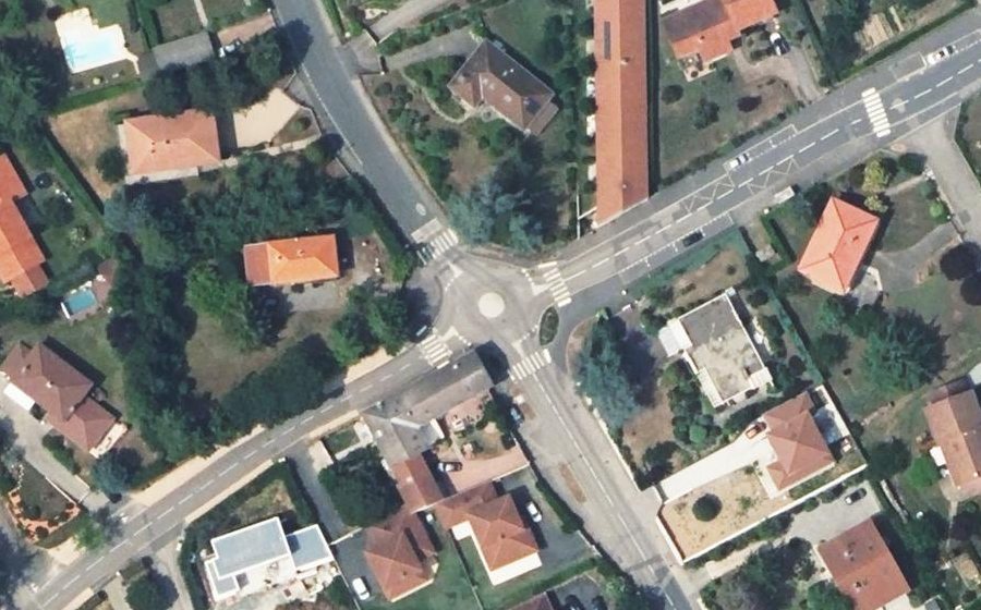 Vue aérienne du Rond-point anonyme n°1308402361
