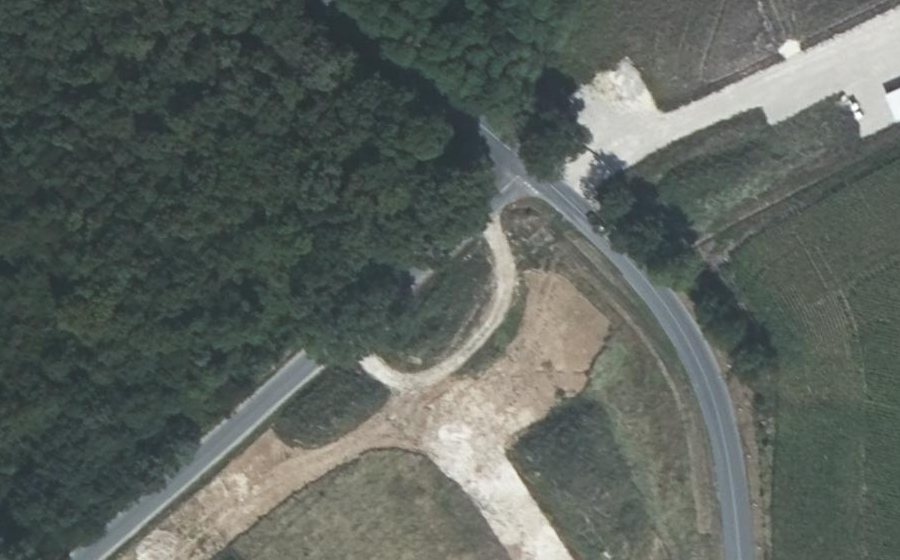 Vue aérienne du Rond-point anonyme n°1308425399