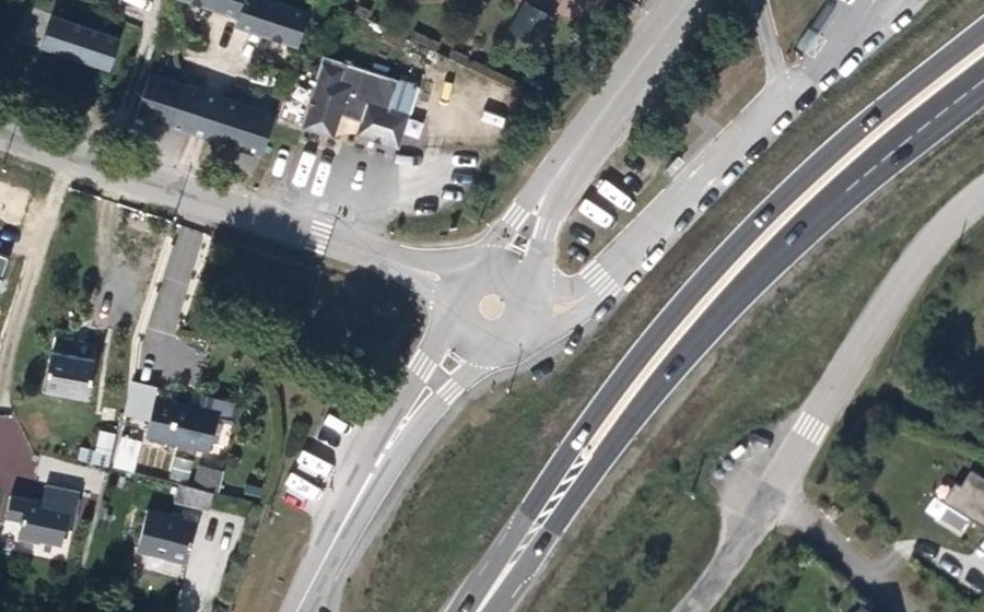 Vue aérienne du Rond-point anonyme n°1308570987