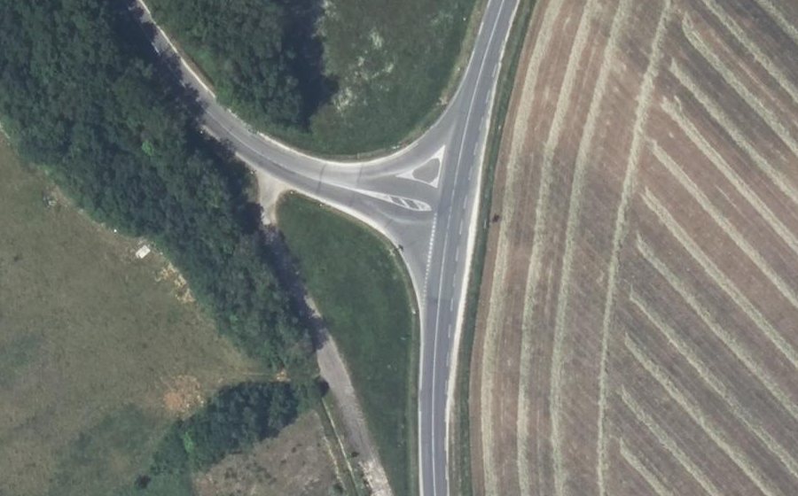 Vue aérienne du Rond-point anonyme n°1308863180
