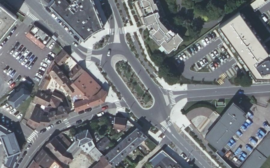 Vue aérienne du Rond-point anonyme n°1308909857