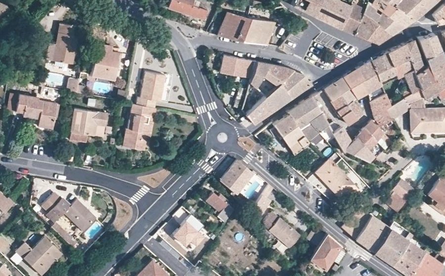 Vue aérienne du Rond-point anonyme n°1310490087