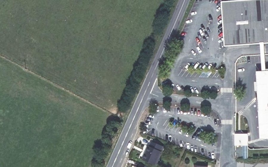 Vue aérienne du Rond-point anonyme n°1311087032