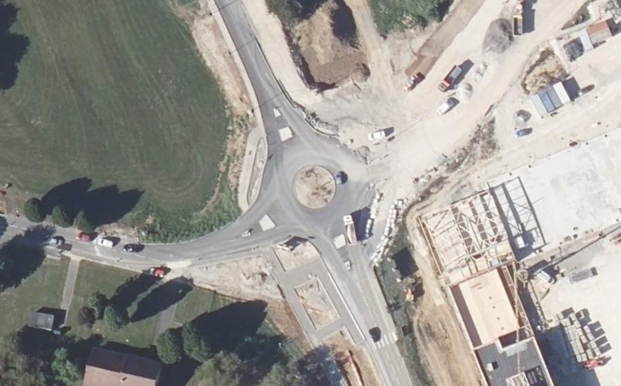 Vue aérienne du Rond-point anonyme n°1311508539