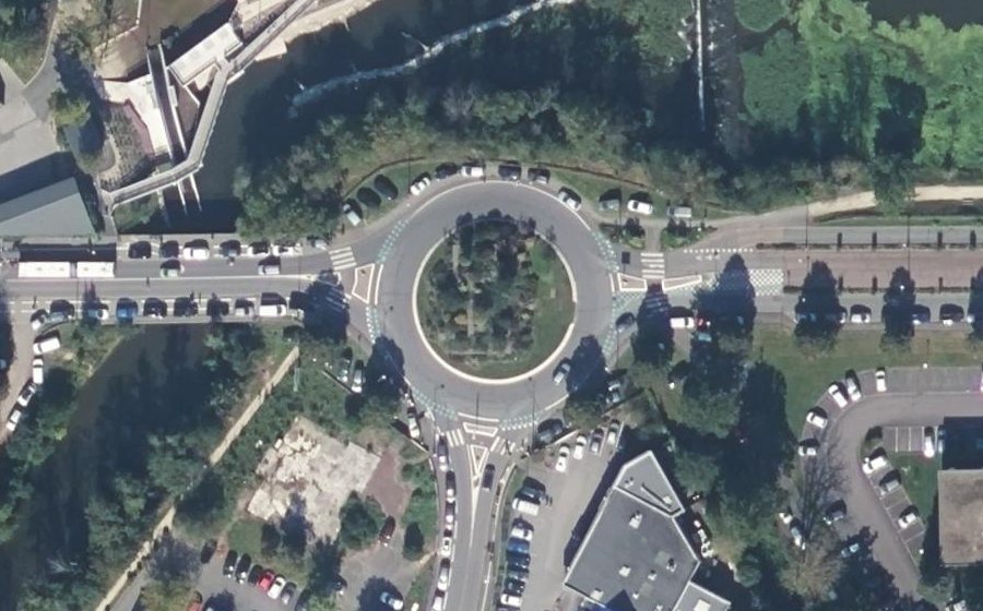 Vue aérienne du Rond-point anonyme n°1311517013