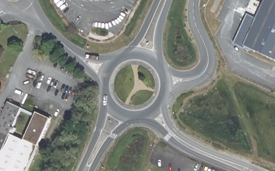 Vue aérienne du Rond-point anonyme n°131221047