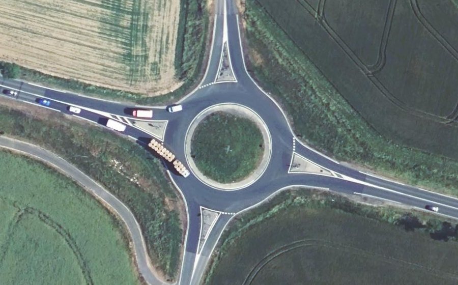 Vue aérienne du Rond-point anonyme n°131221385