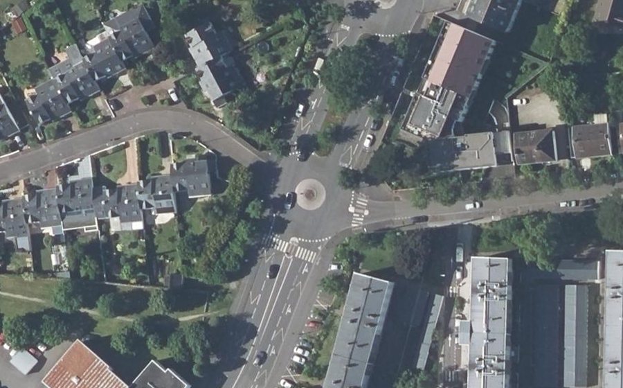 Vue aérienne du Rond-point anonyme n°1312300522