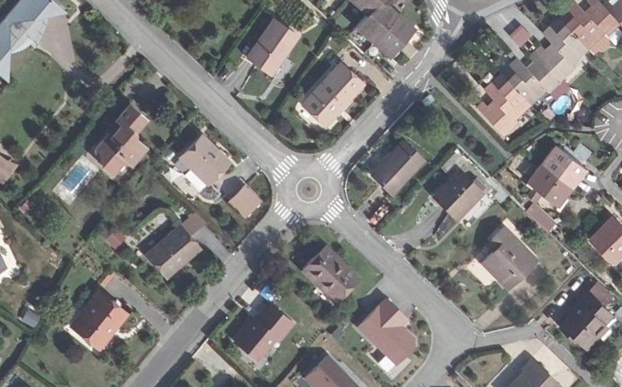 Vue aérienne du Rond-point anonyme n°131237263