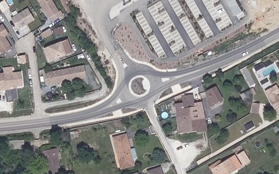 Vue aérienne du Rond-point anonyme n°1312763859