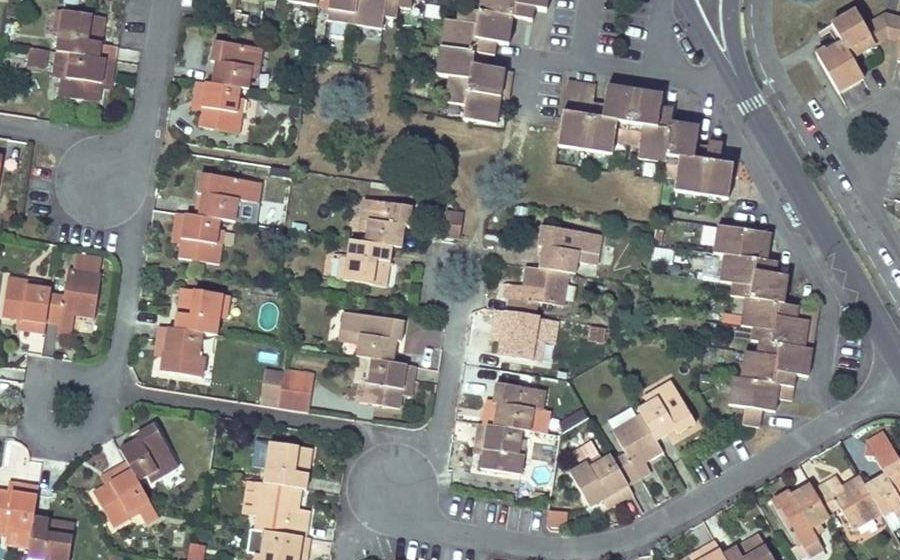 Vue aérienne du Rond-point anonyme n°131338284