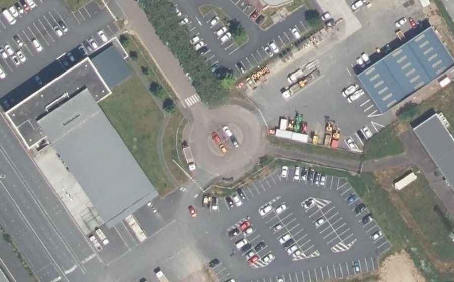 Vue aérienne du Rond-point anonyme n°1313721524