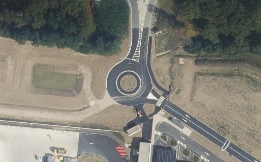 Vue aérienne du Rond-point anonyme n°1313763395