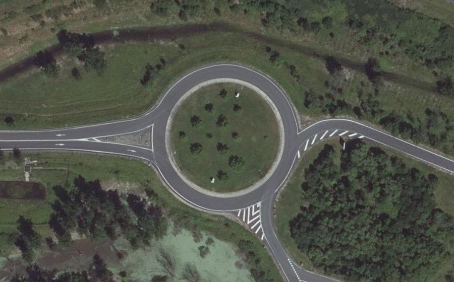 Vue aérienne du Rond-point anonyme n°131380032